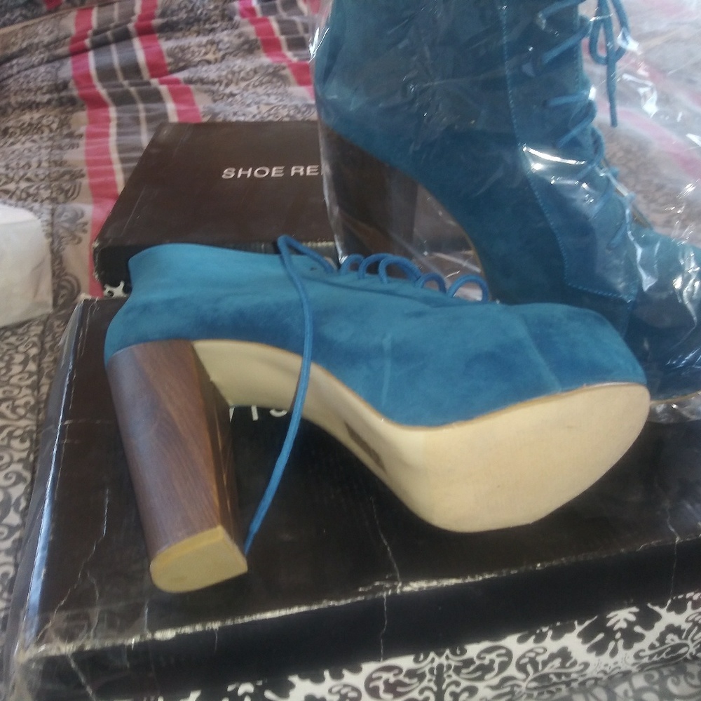 Women's booties - Picture 2 of 5